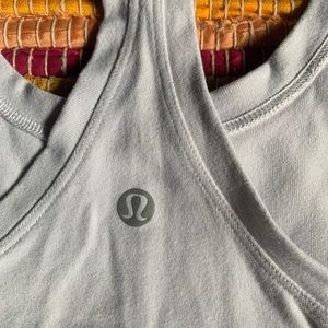 lululemon tank!